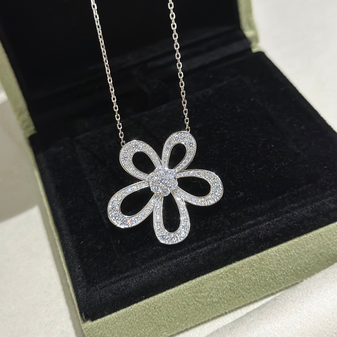 [⭐moonlume]FLOWERLACE NECKLACE FULL DIAMONDS