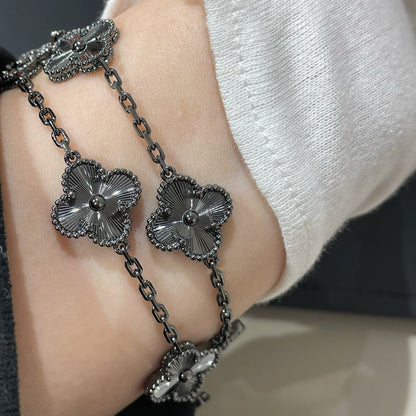 [⭐moonlume]CLOVER 5 MOTIF BLACK BRACELET
