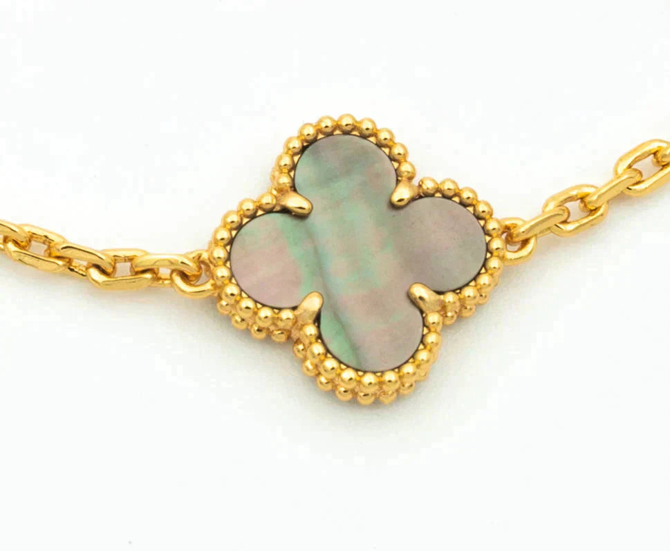 [⭐moonlume] CLOVER 5 MOTIF GRAY MOP BRACELET COLLECTION