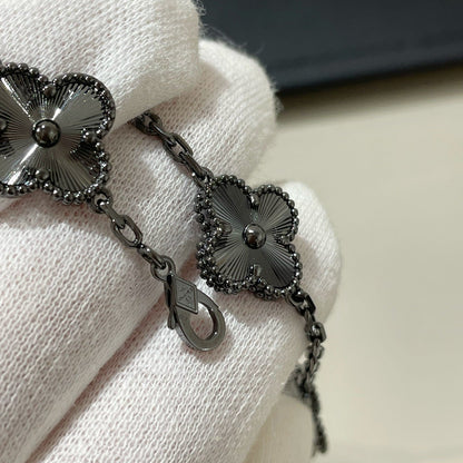 [⭐moonlume]CLOVER 5 MOTIF BLACK BRACELET