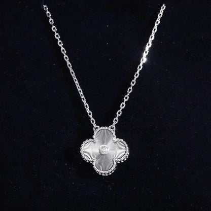 [⭐moonlume]CLOVER  15MM DIAMOND LASER NECKLACE SILVER