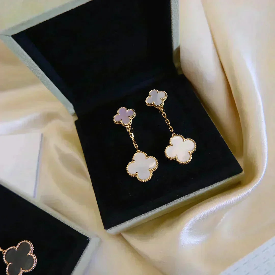 [⭐moonlume]CLOVER 2 MOTIF WHITE MOP EARRINGS