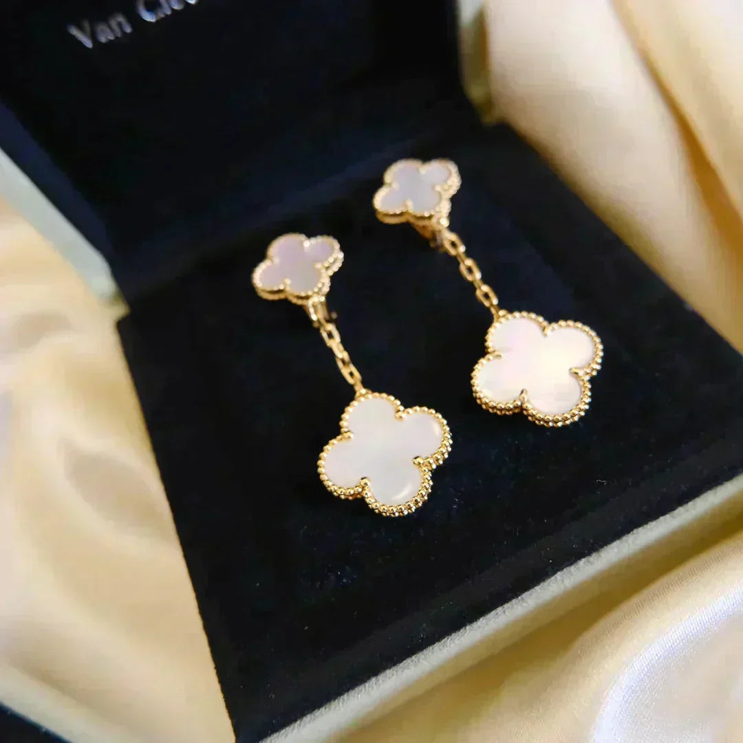 [⭐moonlume]CLOVER 2 MOTIF WHITE MOP EARRINGS