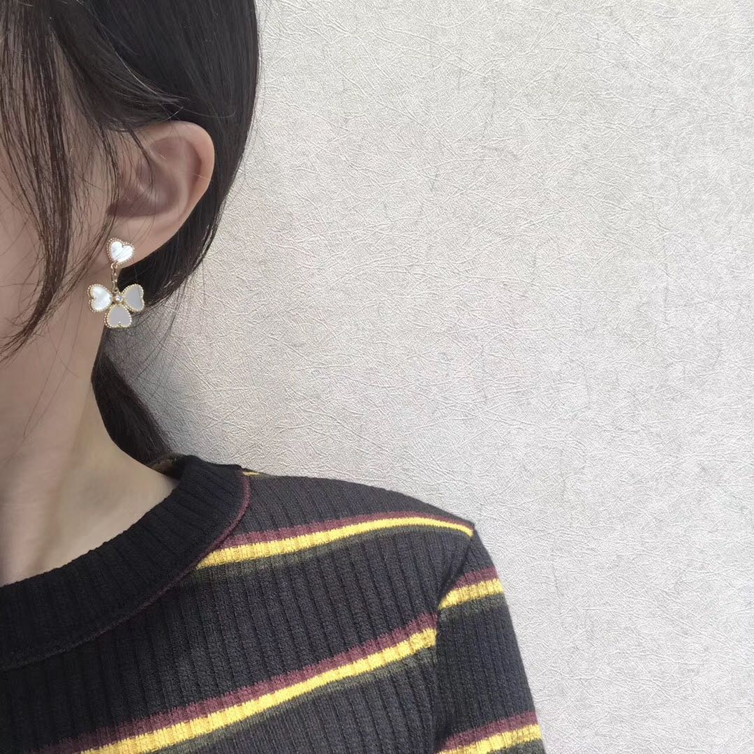 [⭐moonlume]CLOVER SWEET WHITE MOP EARRINGS