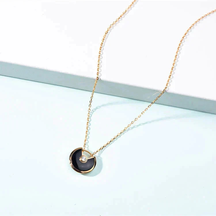 [⭐moonlume]AMULETTE GOLD CARNELIAN ONYX NECKLACE