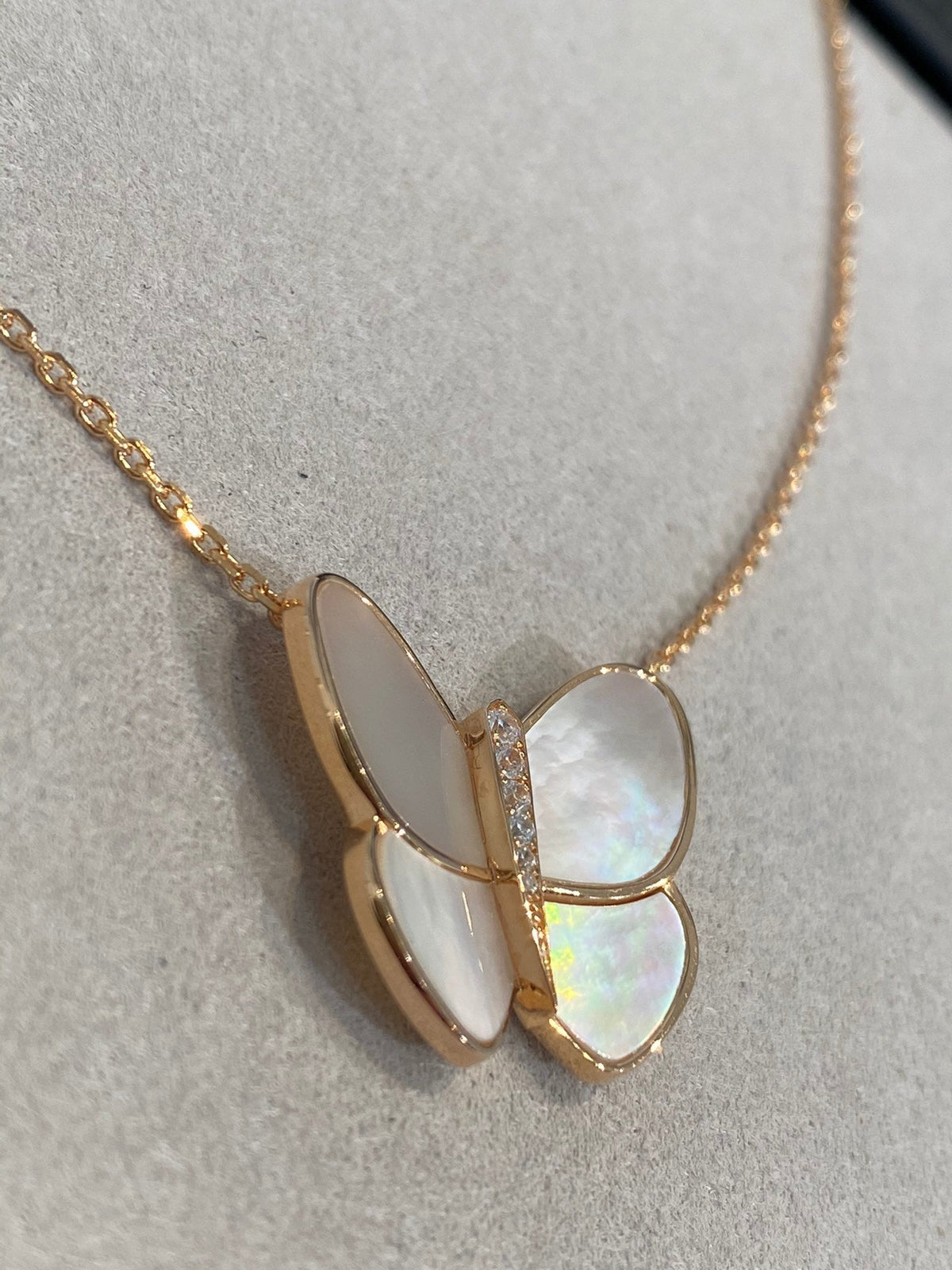 [⭐moonlume]BUTTERFLY GOLD MOP DIAMOND NECKLACE