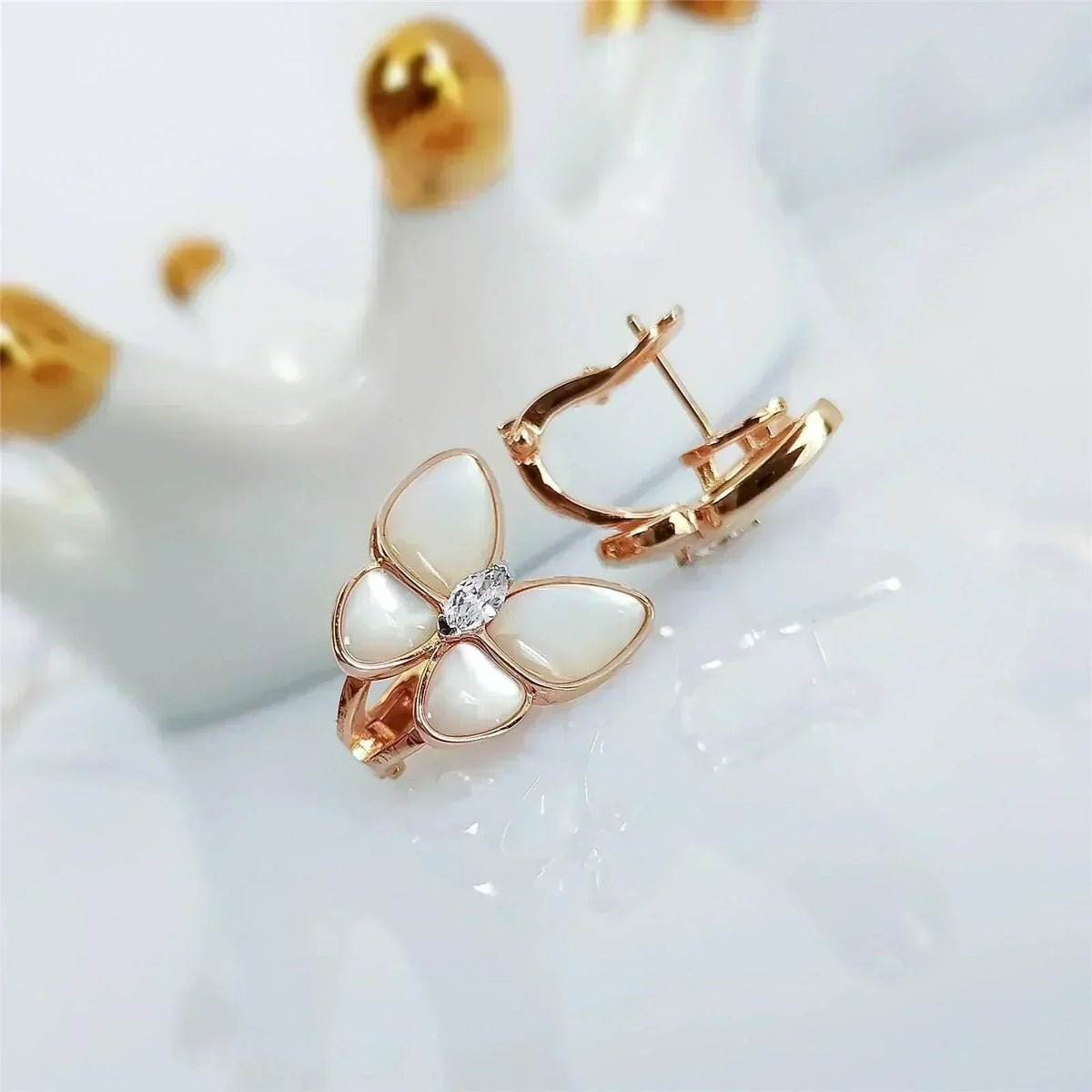 [⭐moonlume]BUTTERFLY MOP DIAMOND EARRINGS