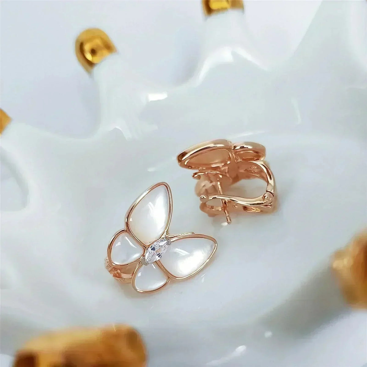 [⭐moonlume]BUTTERFLY MOP DIAMOND EARRINGS