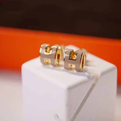 [⭐moonlume]MINI POP H GOLD EARRINGS GREY