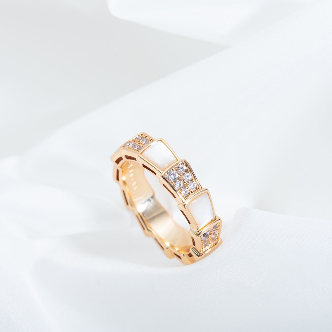 [⭐moonlume]SERPENTI RING PINK GOLD MOP DIAMOND PAVED 4MM