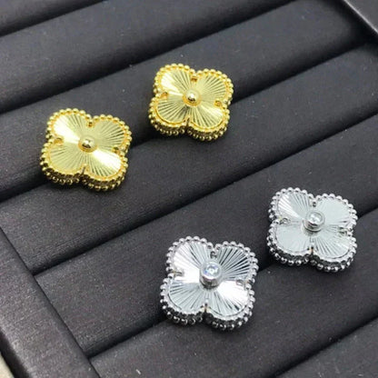 [⭐moonlume]CLOVER MINI 9.5MM LASER EARRINGS