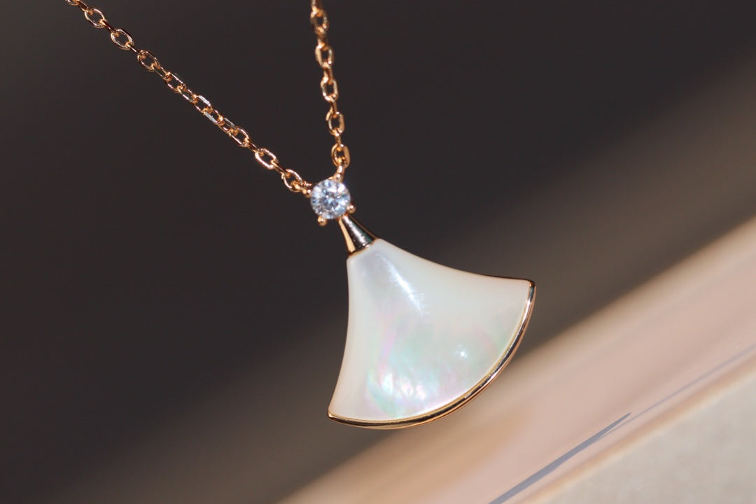 [⭐moonlume]DREAM NECKLACE WHITE MOP PINK GOLD 1 DIAMOND