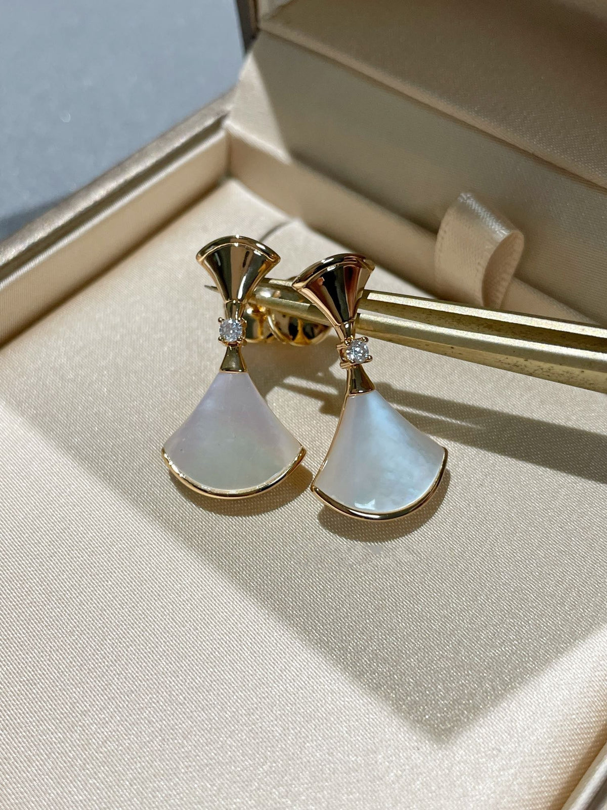 [⭐moonlume]DREAM MOP 1 DIAMOND EARRINGS