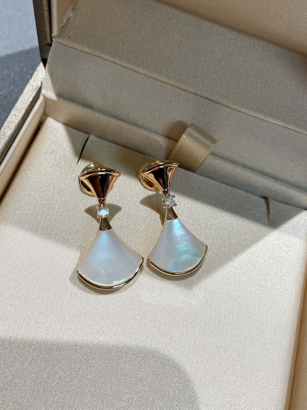 [⭐moonlume]DREAM MOP 1 DIAMOND EARRINGS