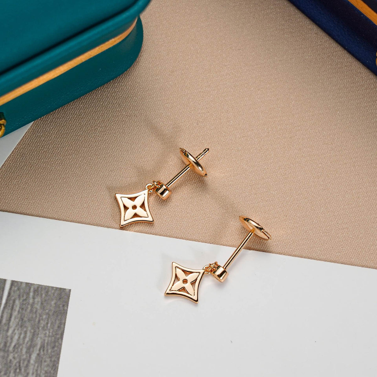 [⭐moonlume]STAR EARRINGS GOLD