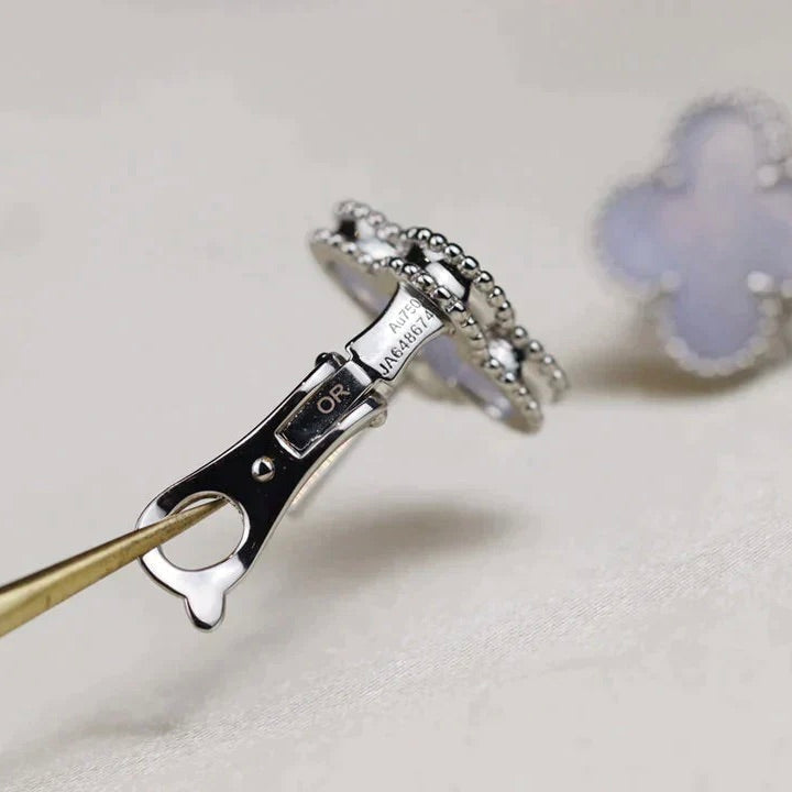 [⭐moonlume]CLOVER MEDIUM 1 MOTIFS  WHITE MOP EARRINGS SILVER