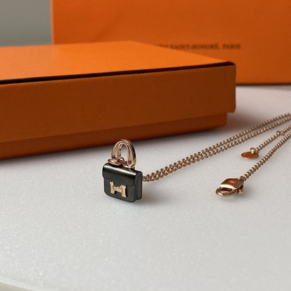 [⭐moonlume]CONSTANCE BLACK PEDANT PINK GOLD NECKLACE