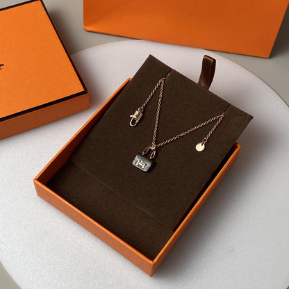 [⭐moonlume]CONSTANCE BLACK PEDANT PINK GOLD NECKLACE