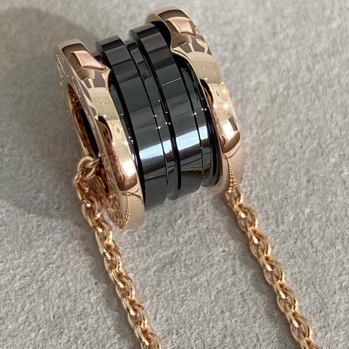[⭐moonlume]ZERO 1 BLACK CERAMIC PINK GOLD NECKLACE