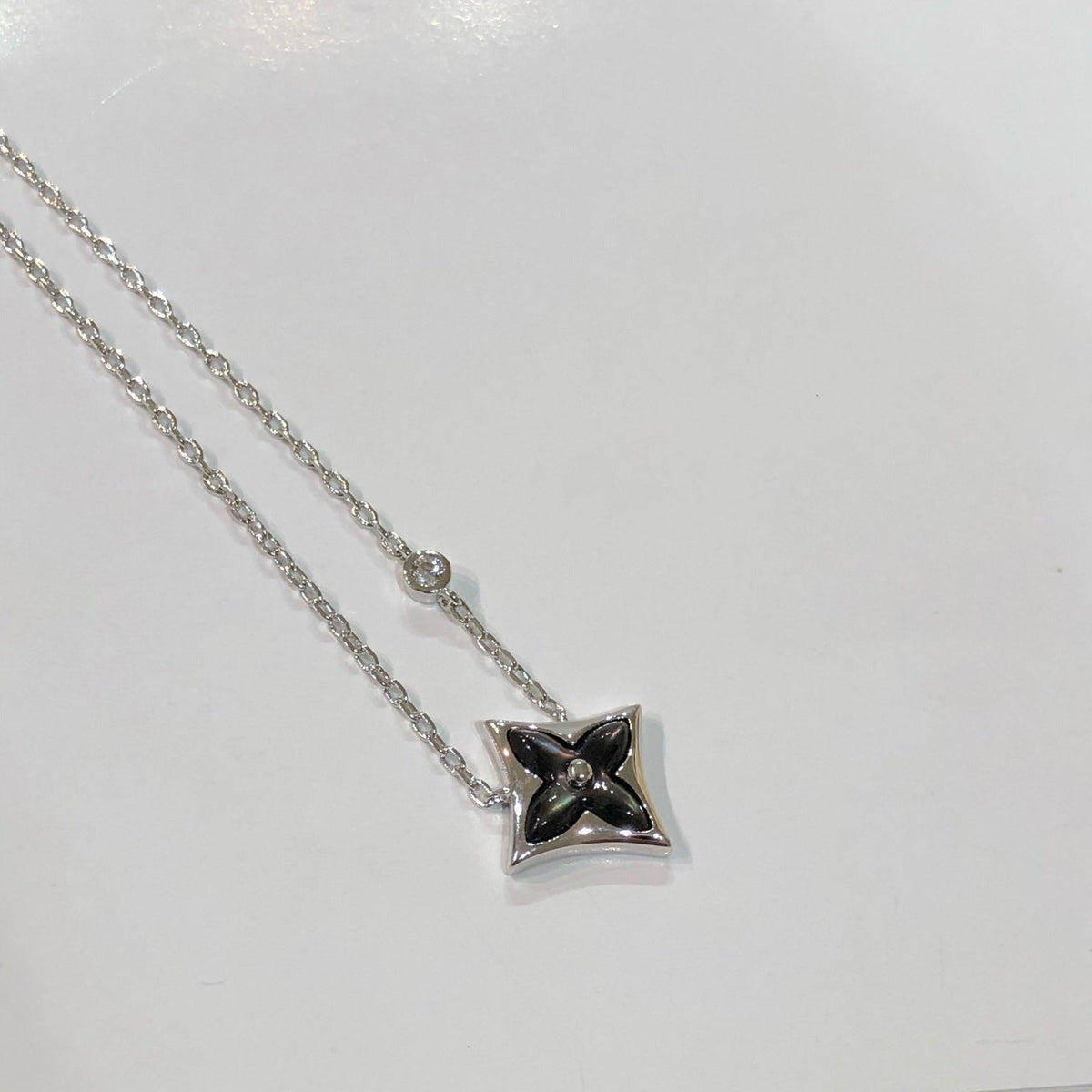 [⭐moonlume]STAR BLACK MOP NECKLACE