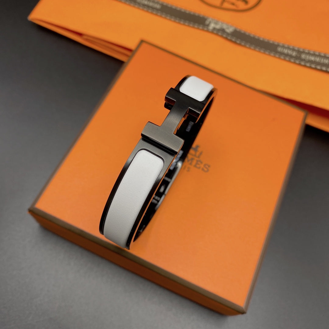 [⭐moonlume]H BRACELET 12MM BLACK WHITE CERAMIC