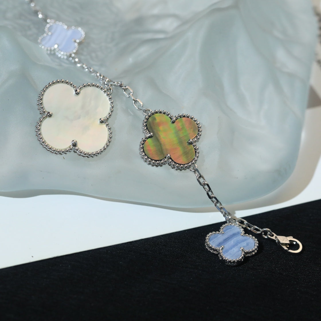 [⭐moonlume]CLOVER BRACELET 5 MOTIFS MOP CHALCEDONY SILVER