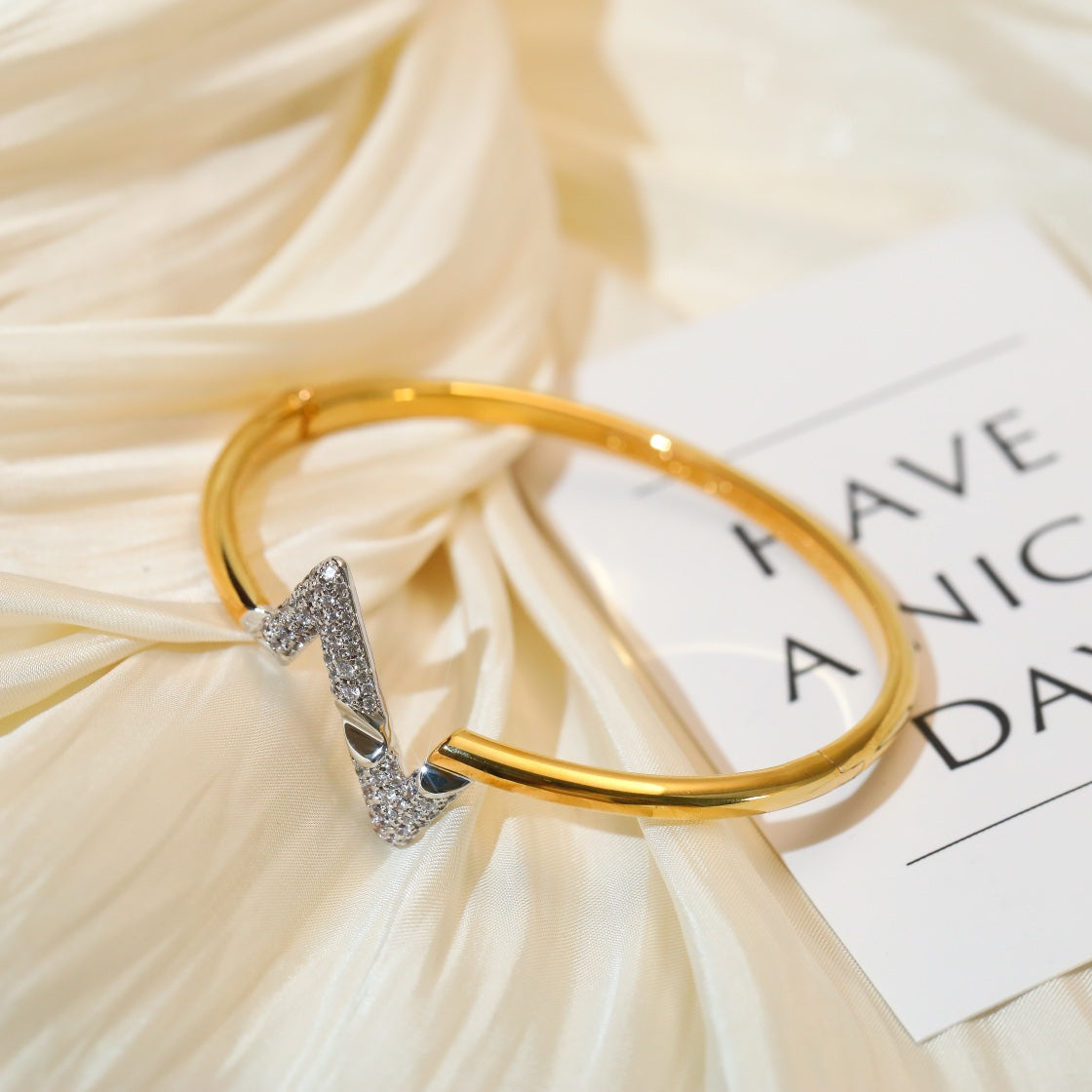 [⭐moonlume]VOLTE UPSITE DOWN GOLD DIAMOND BRACELET