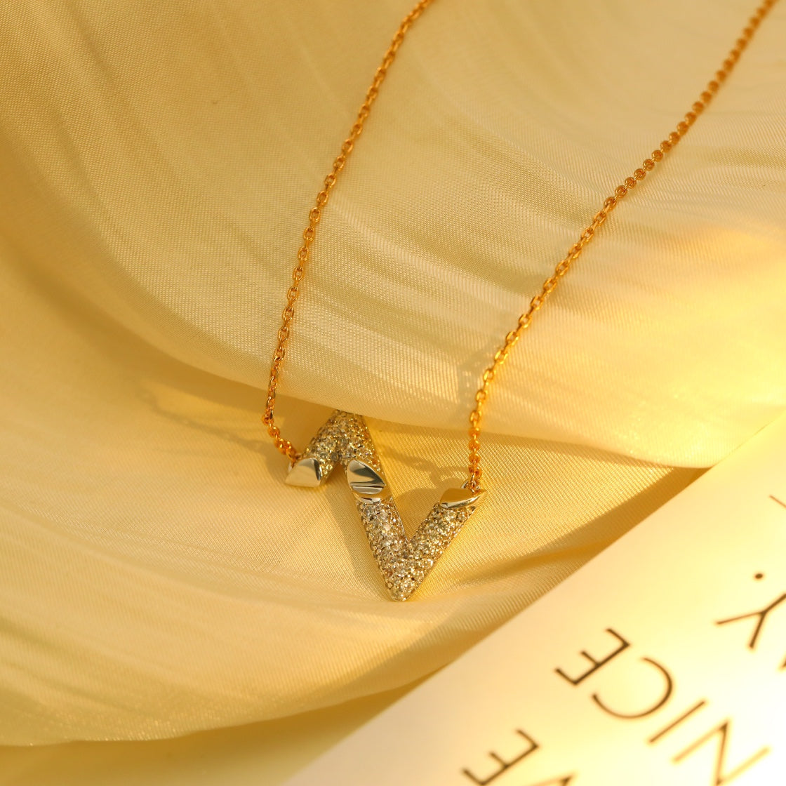 [⭐moonlume]VOLT SILVER DIAMOND PEDANT NECKLACE