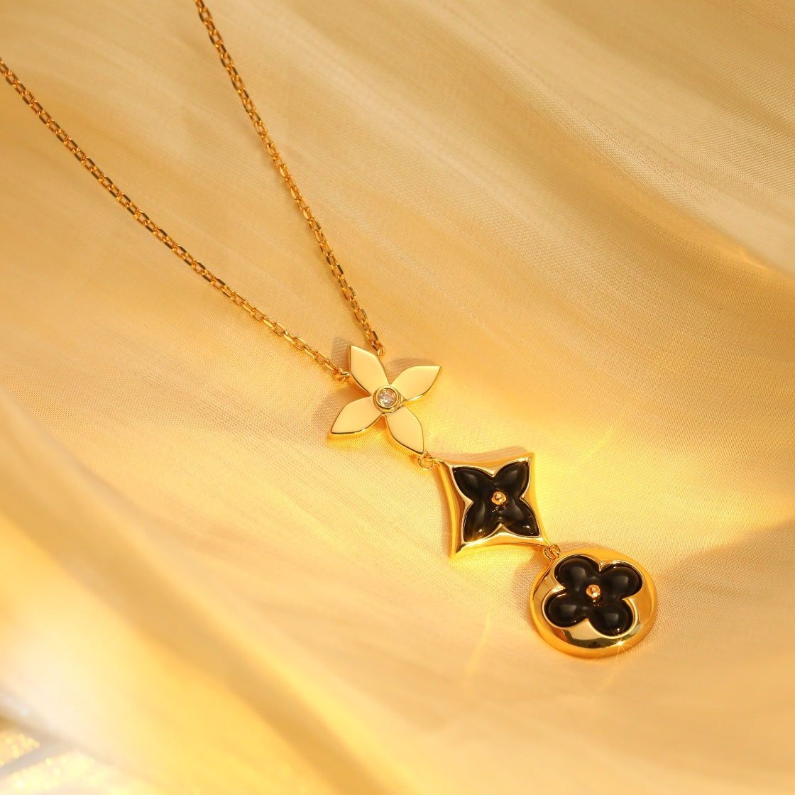 [⭐moonlume]STAR AND SUN ONYX PINK GOLD NECKLACE