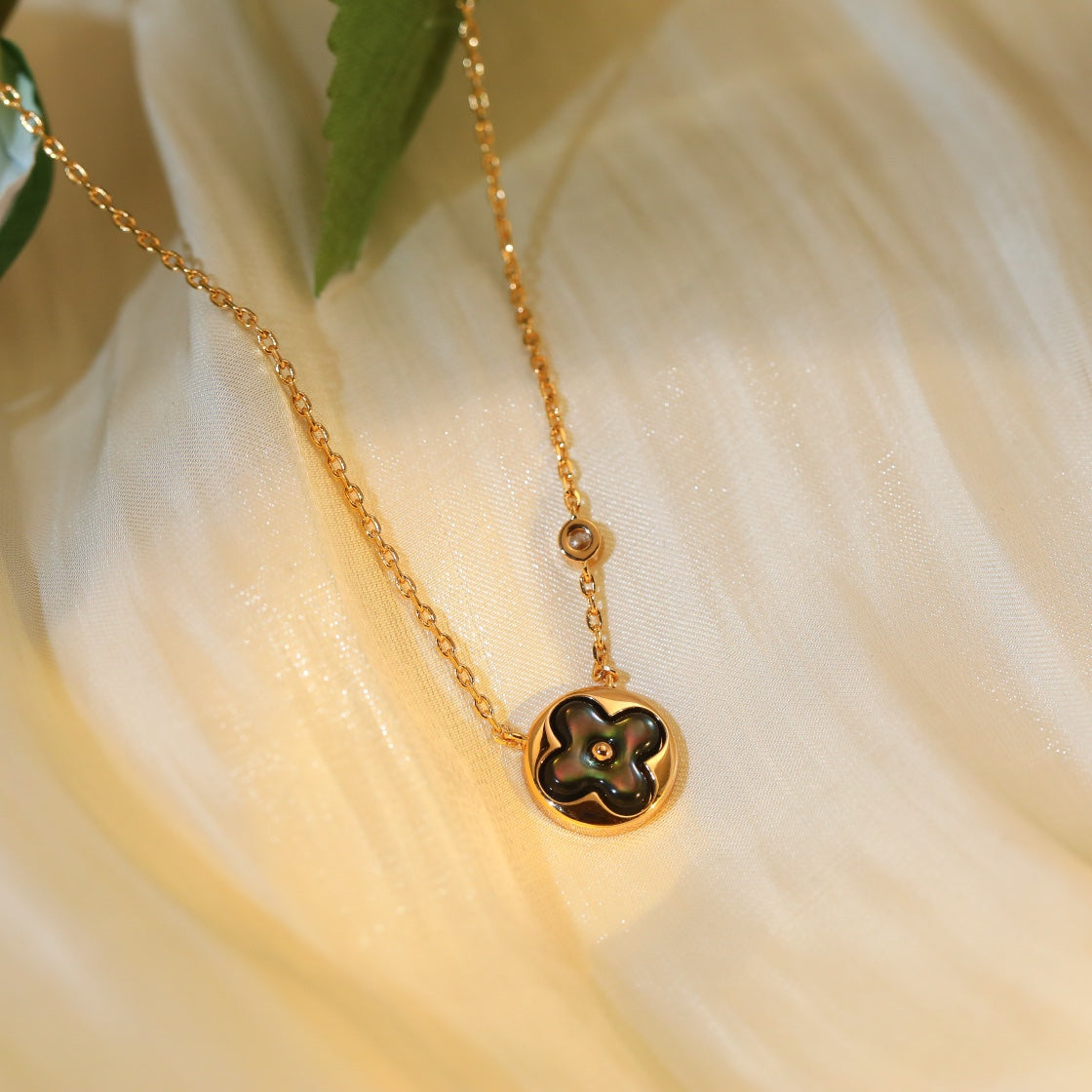 [⭐moonlume]SUN PEDANT PINK GOLD 1 DIAMOND NECKLACE