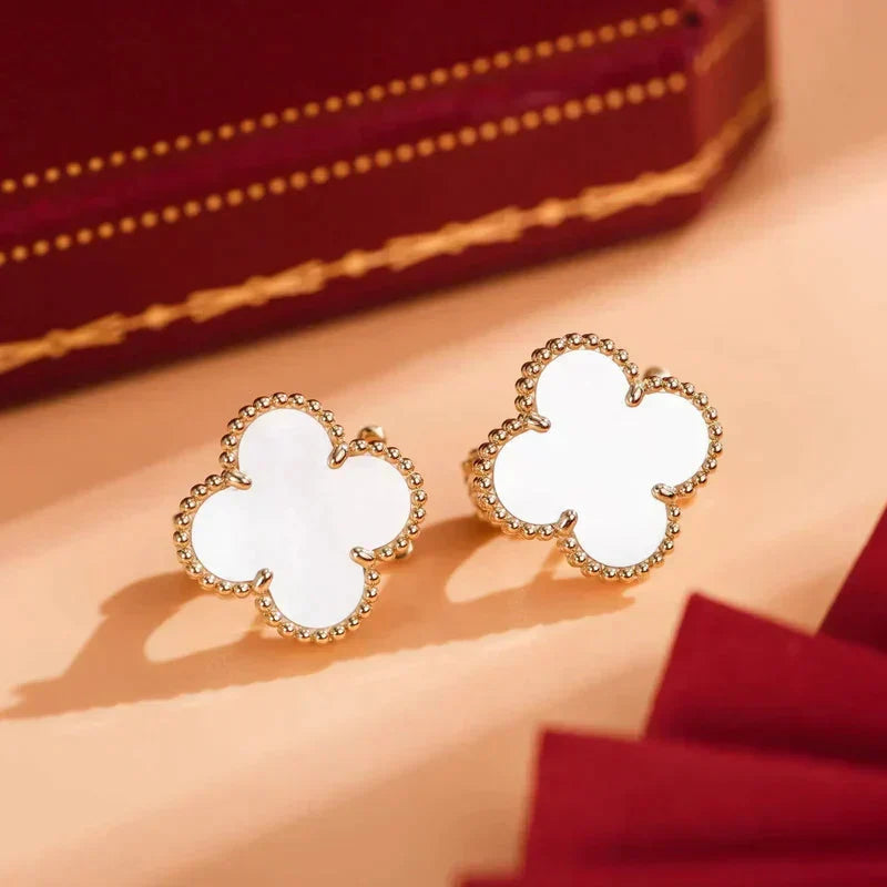 [⭐moonlume]CLOVER MEDIUM 1 MOTIFS  WHITE MOP STUD EARRINGS