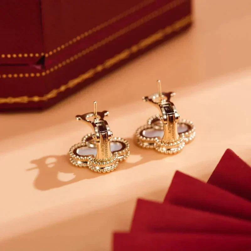 [⭐moonlume]CLOVER MEDIUM 1 MOTIFS  WHITE MOP STUD EARRINGS