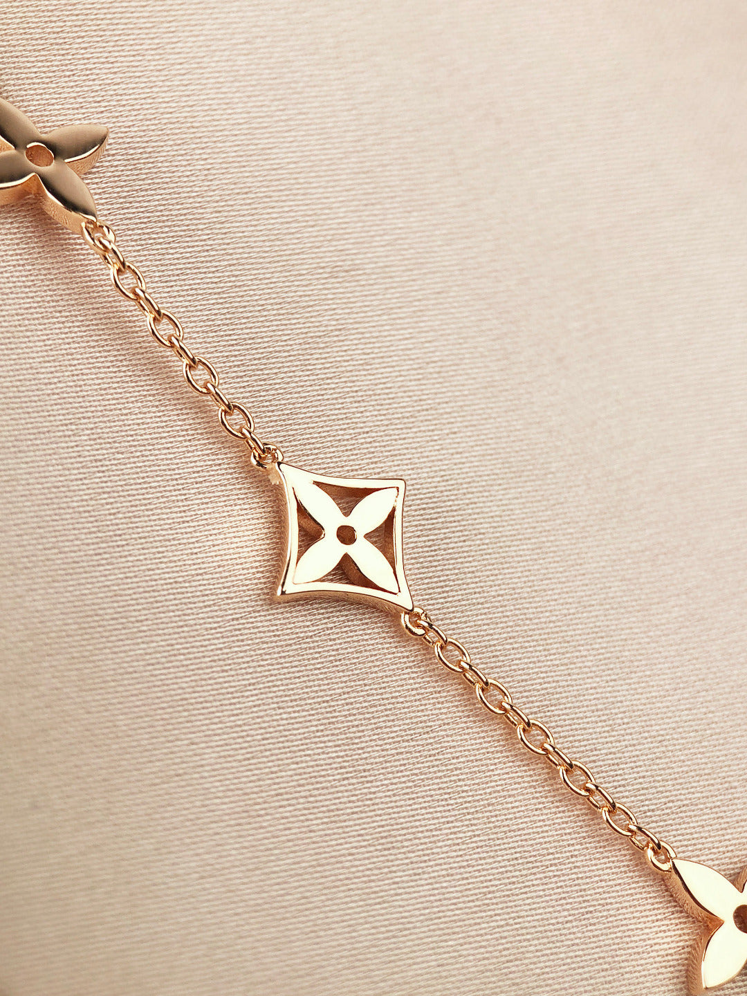 [⭐moonlume]STAR AND SUN 7 MOTIFS GOLD BRACELET