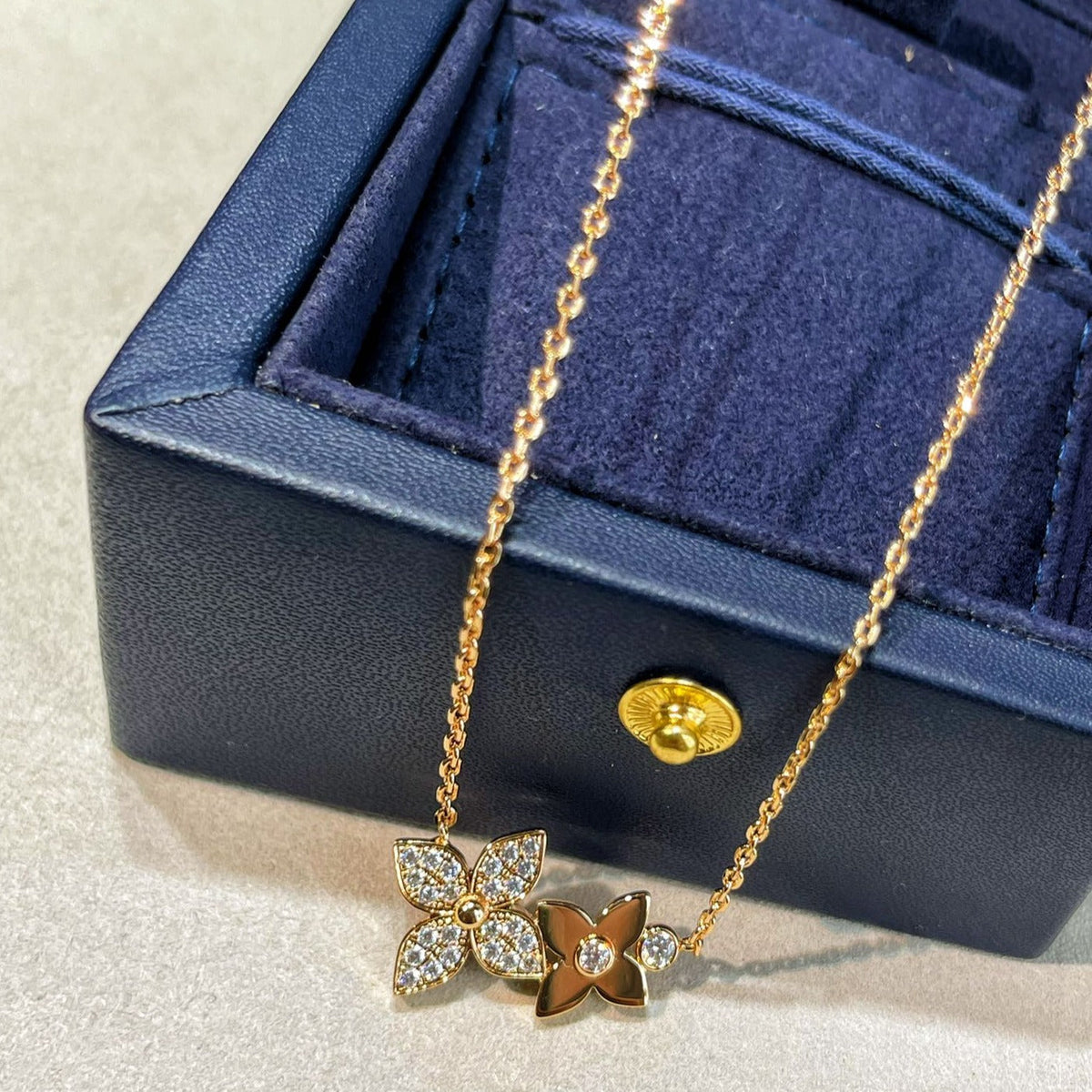 [⭐moonlume]STAR BLOSSOM NECKLACE PINK GOLD DIAMONDS
