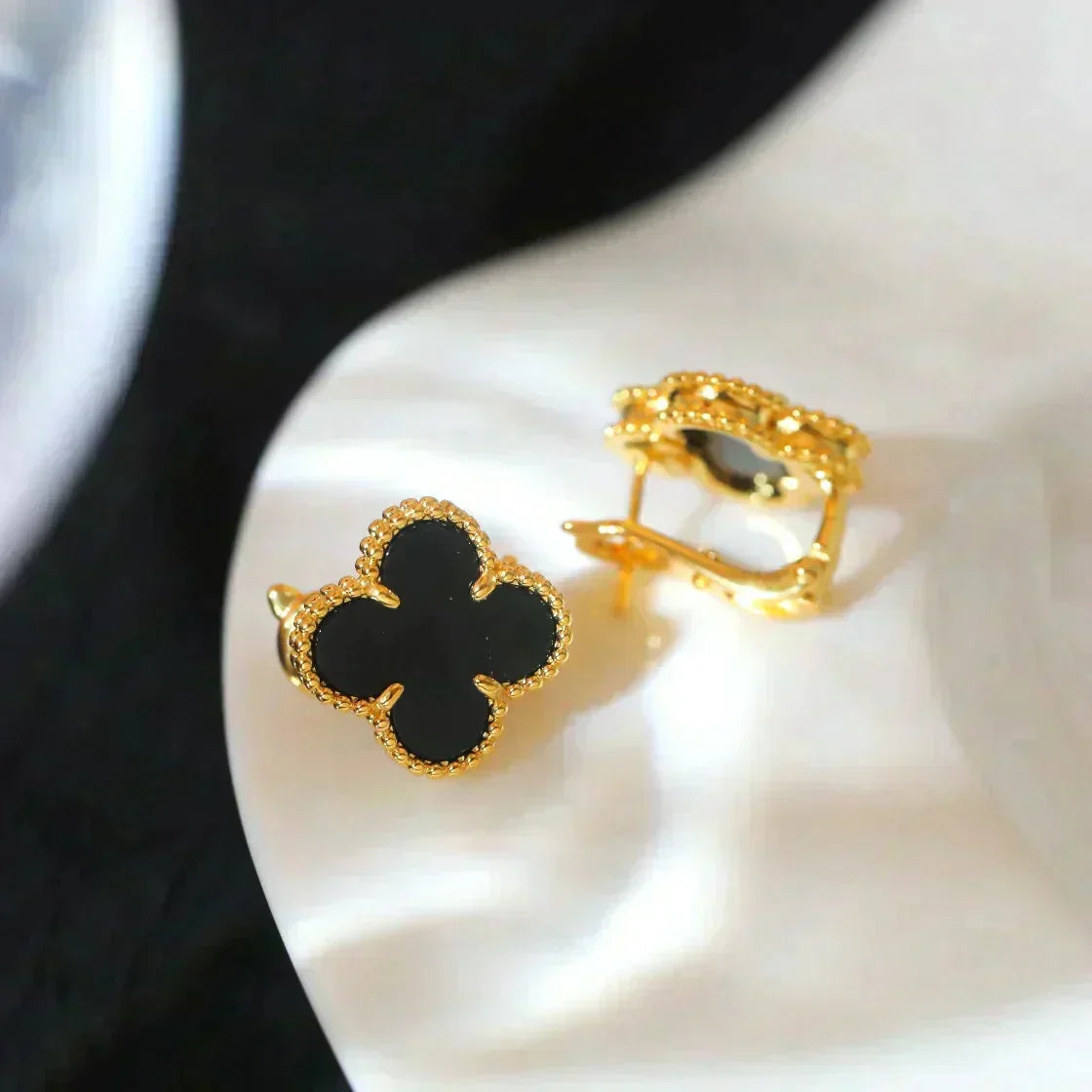 [⭐moonlume]CLOVER MEDIUM 1 MOTIFS  ONYX STUD EARRINGS