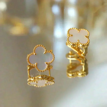 [⭐moonlume]CLOVER MEDIUM 1 MOTIFS  WHITE MOP STUD EARRINGS