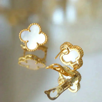 [⭐moonlume]CLOVER MEDIUM 1 MOTIFS  WHITE MOP STUD EARRINGS