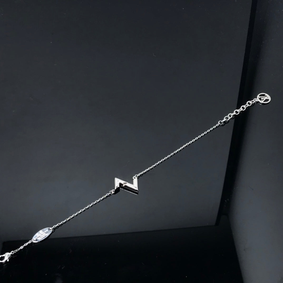 [⭐moonlume]VOLT LV LOGO BRACELET