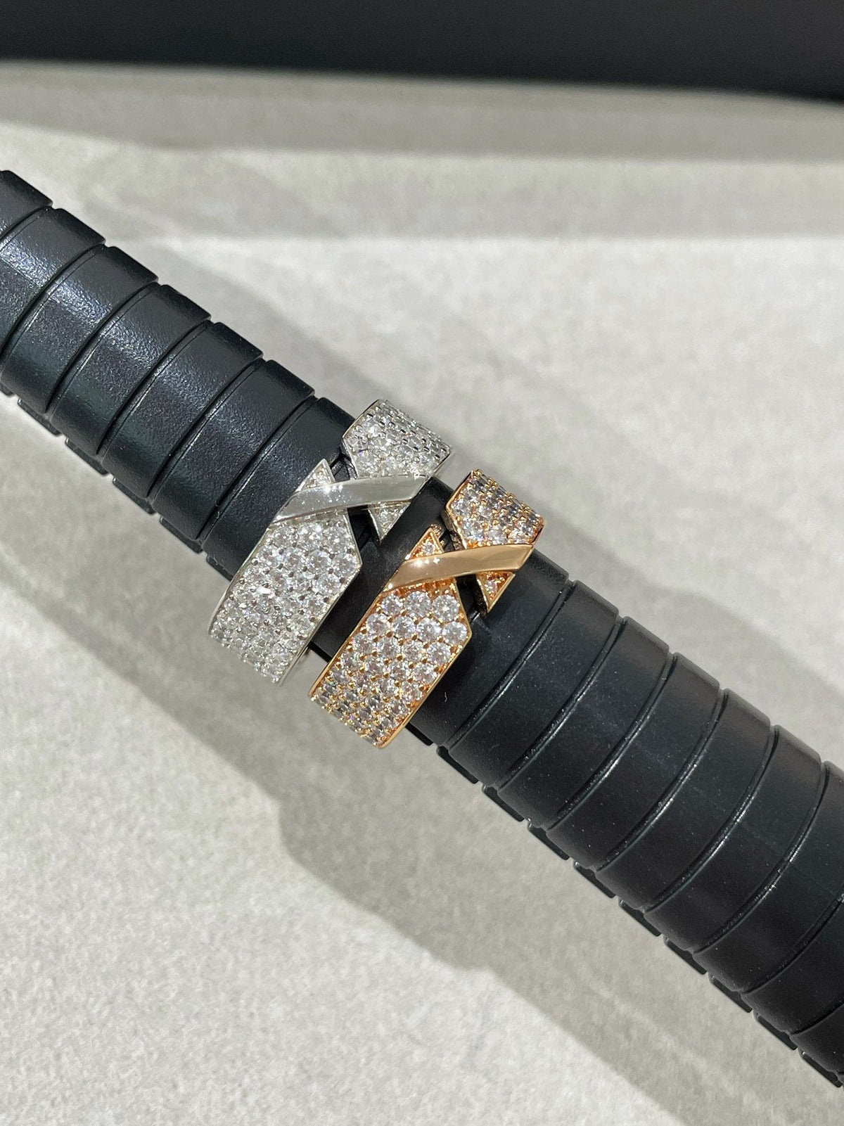 [⭐moonlume]LIENS EVIDENCE  DIAMOND PAVED RING