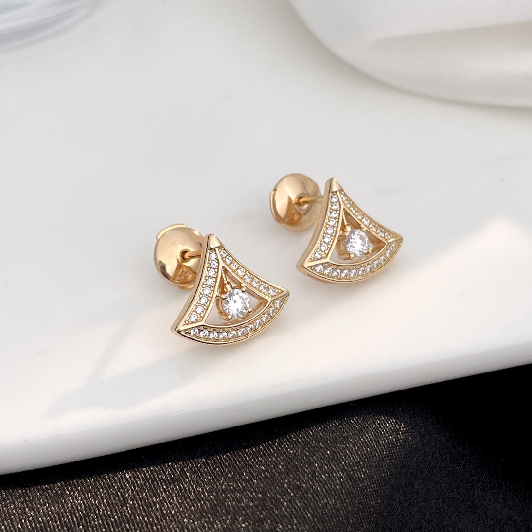 [⭐moonlume]DREAM MINI DIAMOND STUD EARRINGS