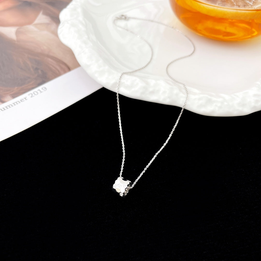 [⭐moonlume]BEE MINI PEDANT DIAMOND NECKLACE