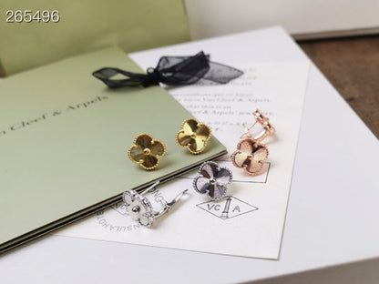 [⭐moonlume]CLOVER MEDIUM STUD EARRINGS