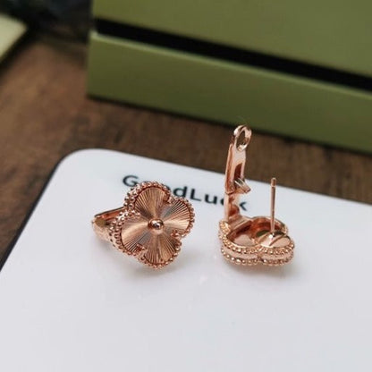 [⭐moonlume]CLOVER MEDIUM STUD EARRINGS