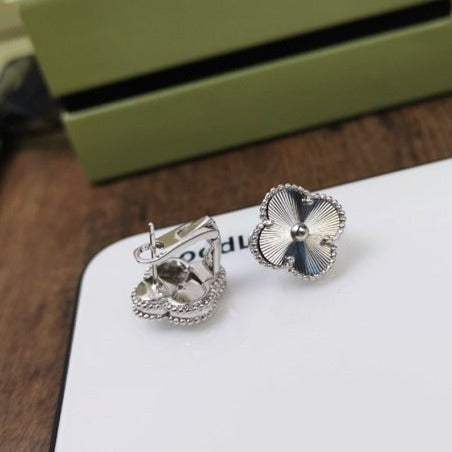 [⭐moonlume]CLOVER MEDIUM STUD EARRINGS