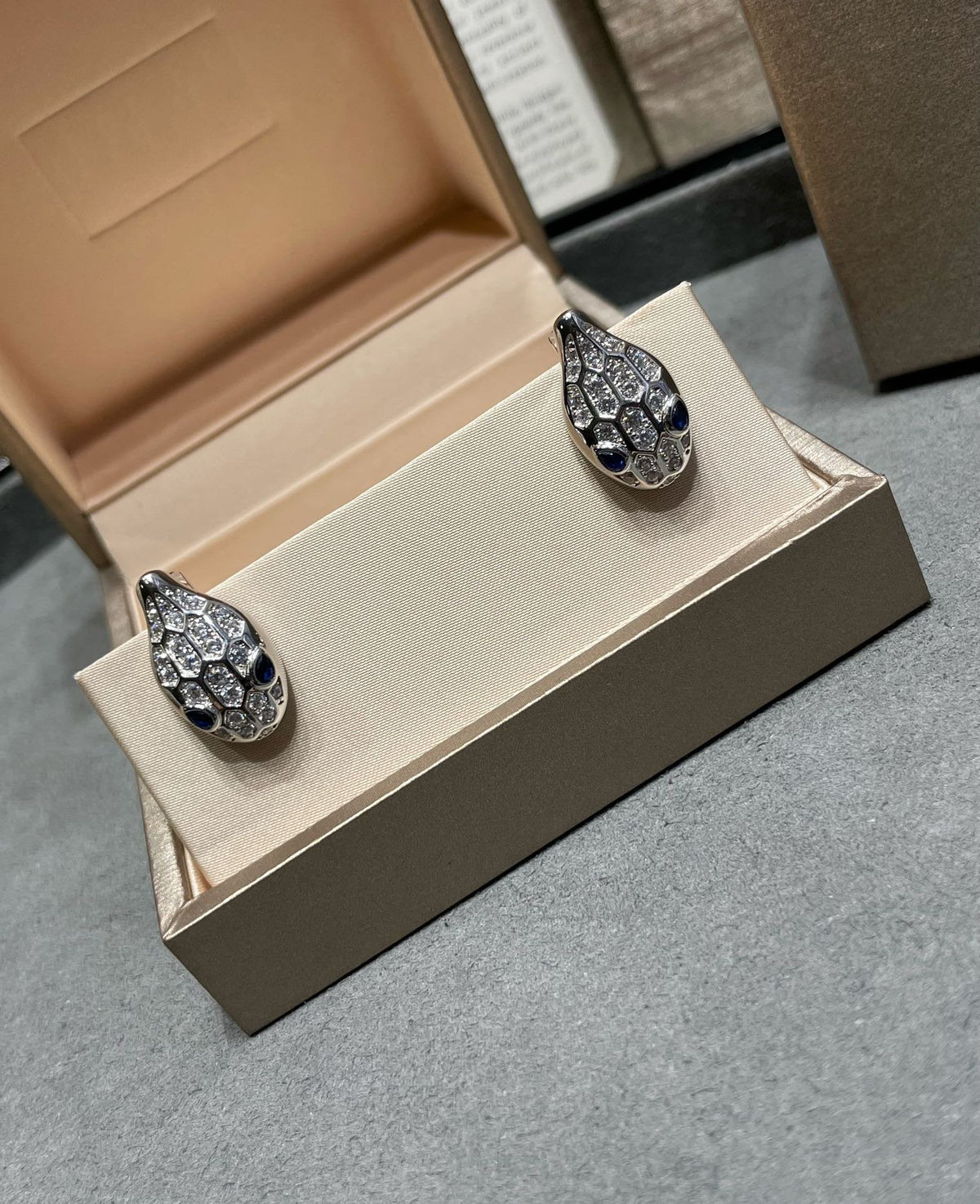 [⭐moonlume]SERPENT DIAMOND STUD EARRINGS
