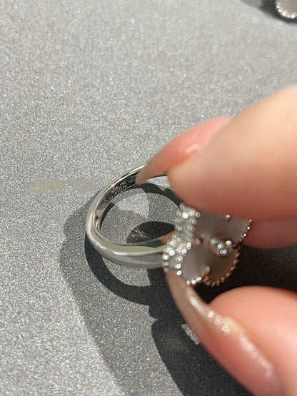 [⭐moonlume]CLOVER SILVER MOP DIAMOND RING