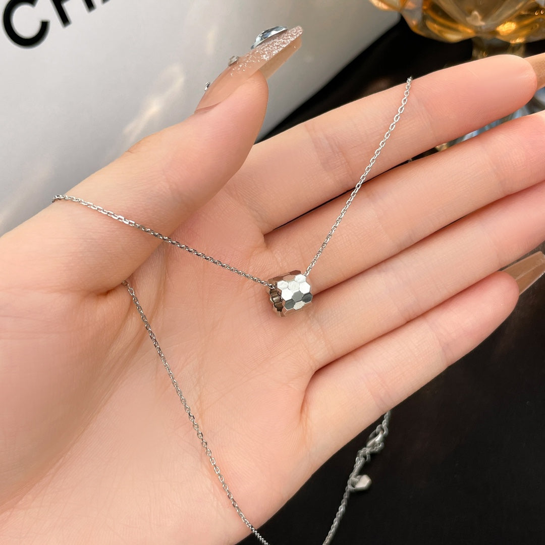 [⭐moonlume]BEE MINI NECKLACE