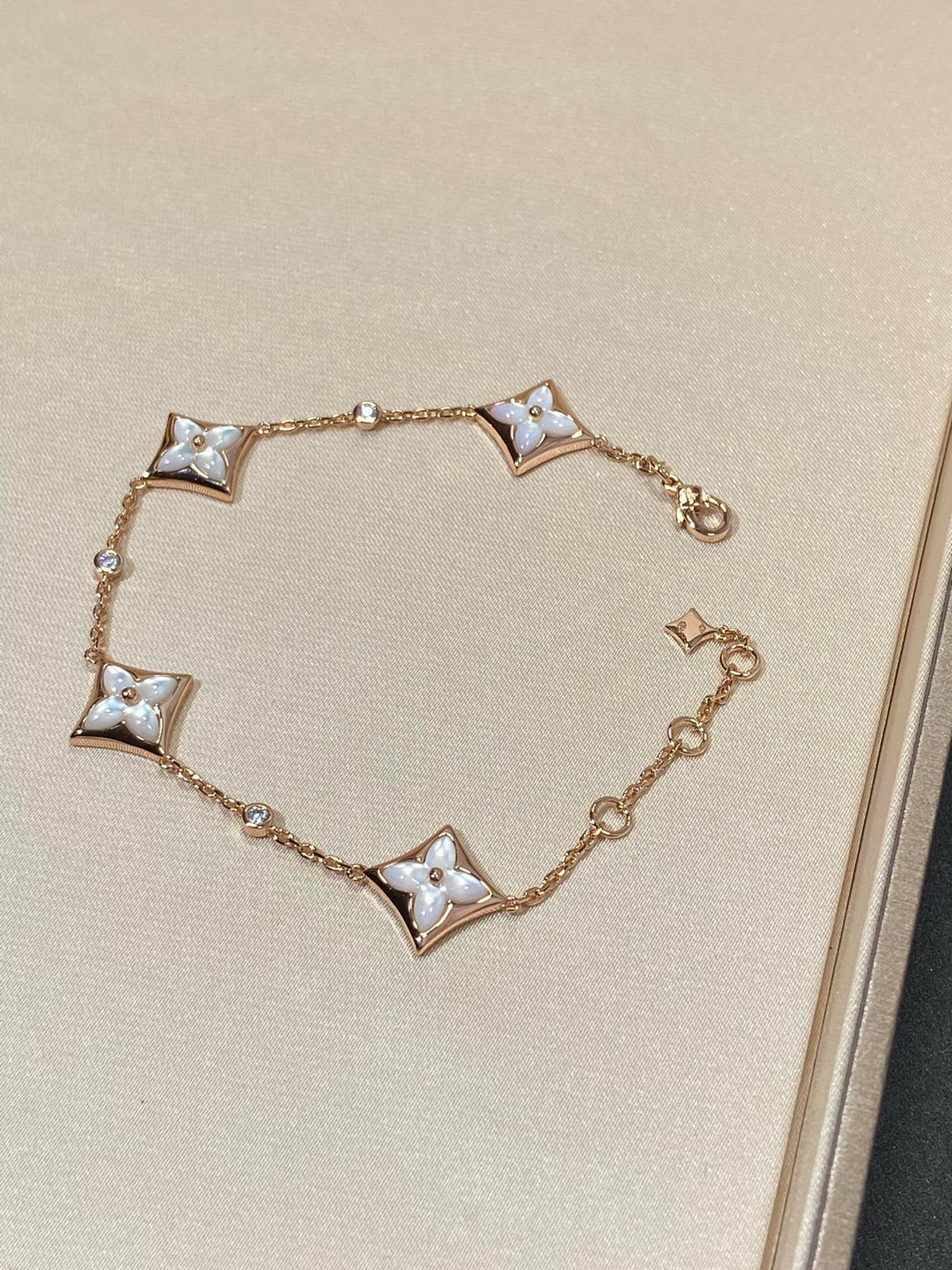 [⭐moonlume]STAR 4 MOTIF MOP DIAMOND PINK GOLD BRACELET