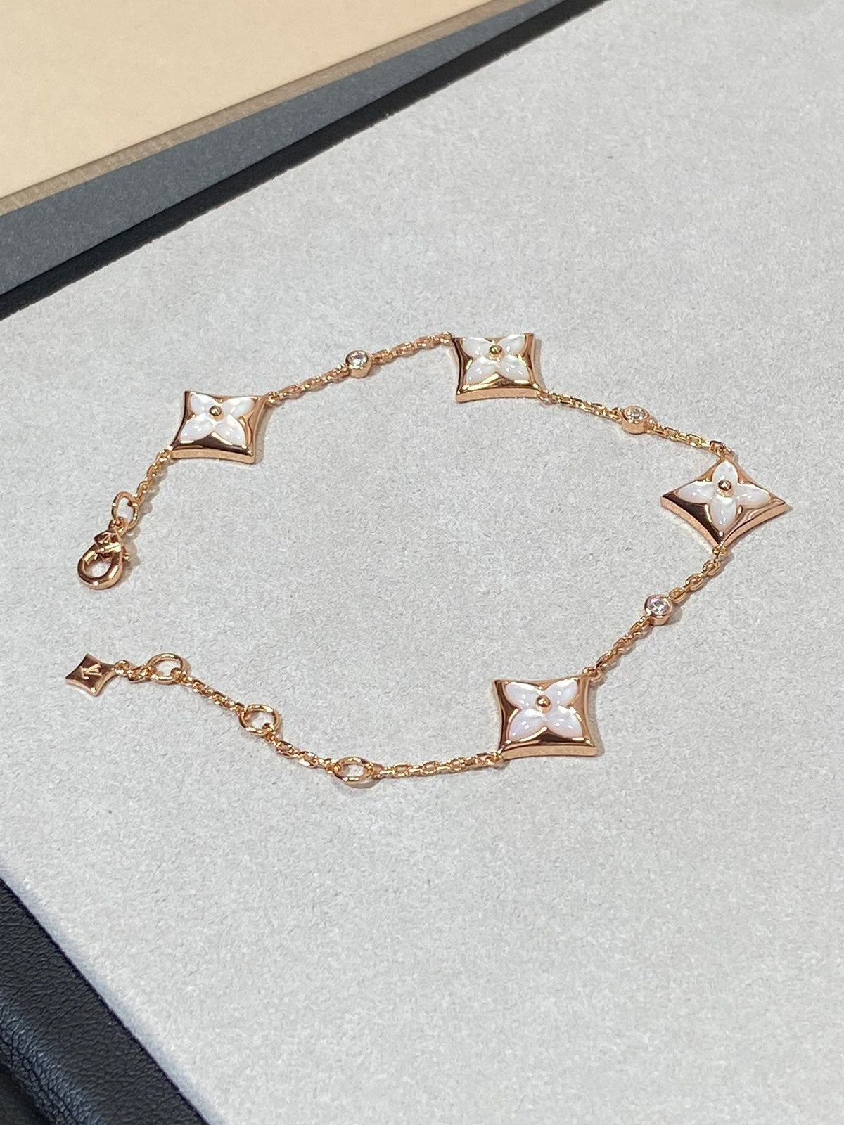 [⭐moonlume]STAR 4 MOTIF MOP DIAMOND PINK GOLD BRACELET