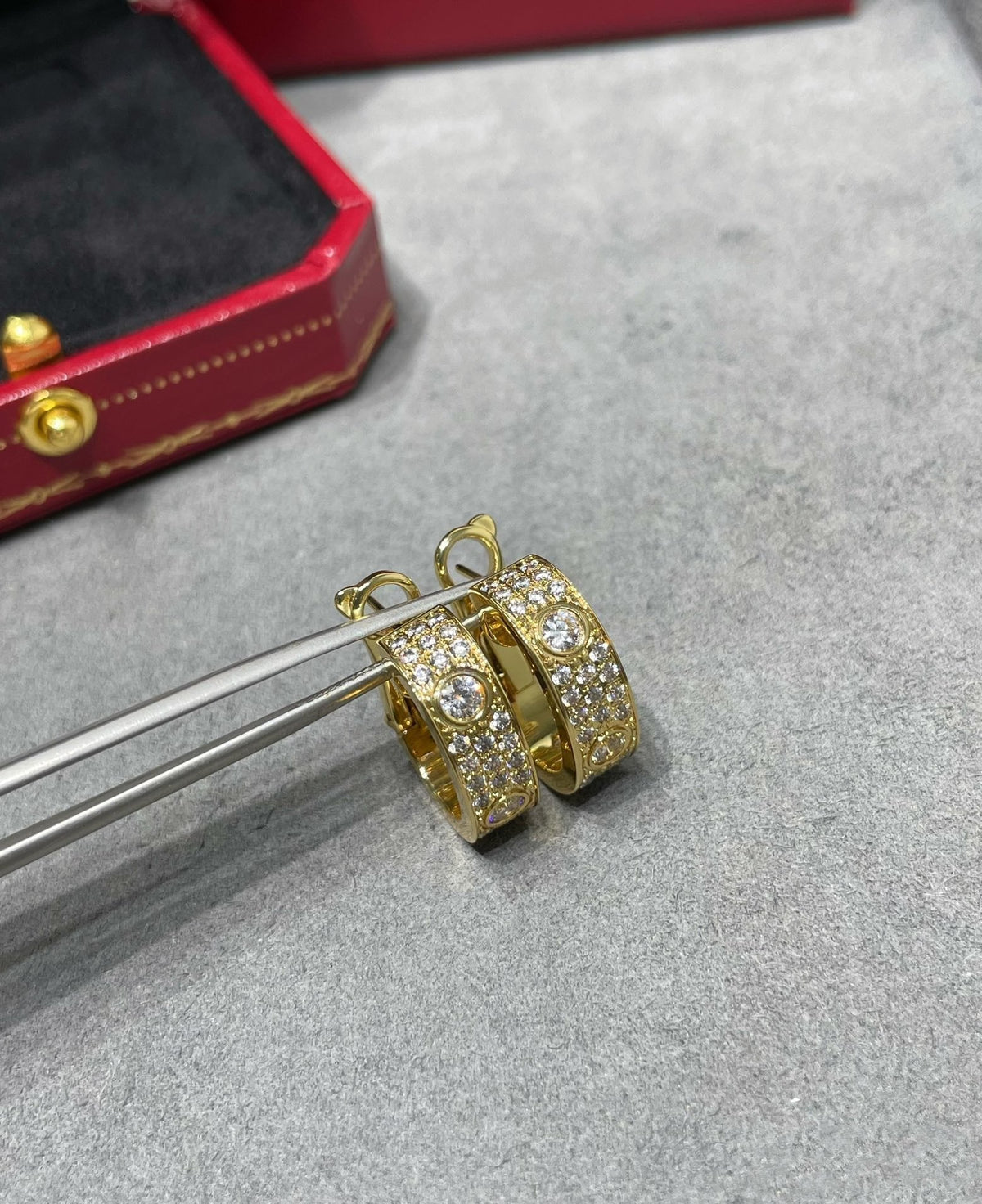 [⭐moonlume]LOVE 5.5MM DIAMOND PAVED EARRINGS